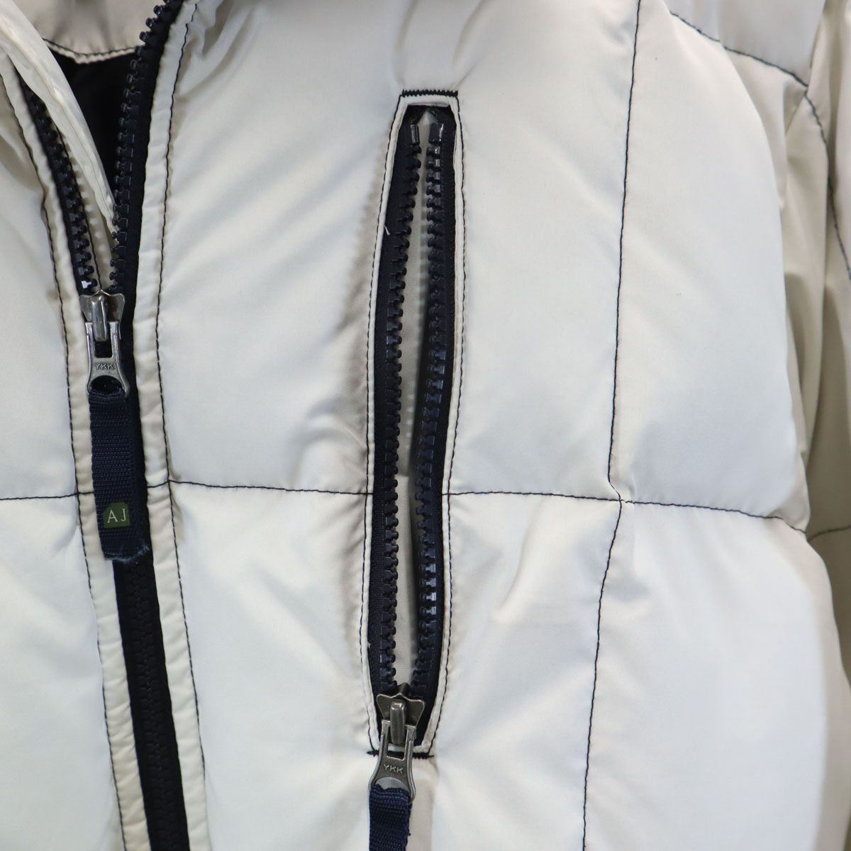 ARMANI JEANS - 古着 ARMANI JEANS アルマーニジーンズ スノーボード ダウンジャケット 32 白系 スキー レディース ARMANI JEANS アルマーニジーンズ スノーボード ダウン