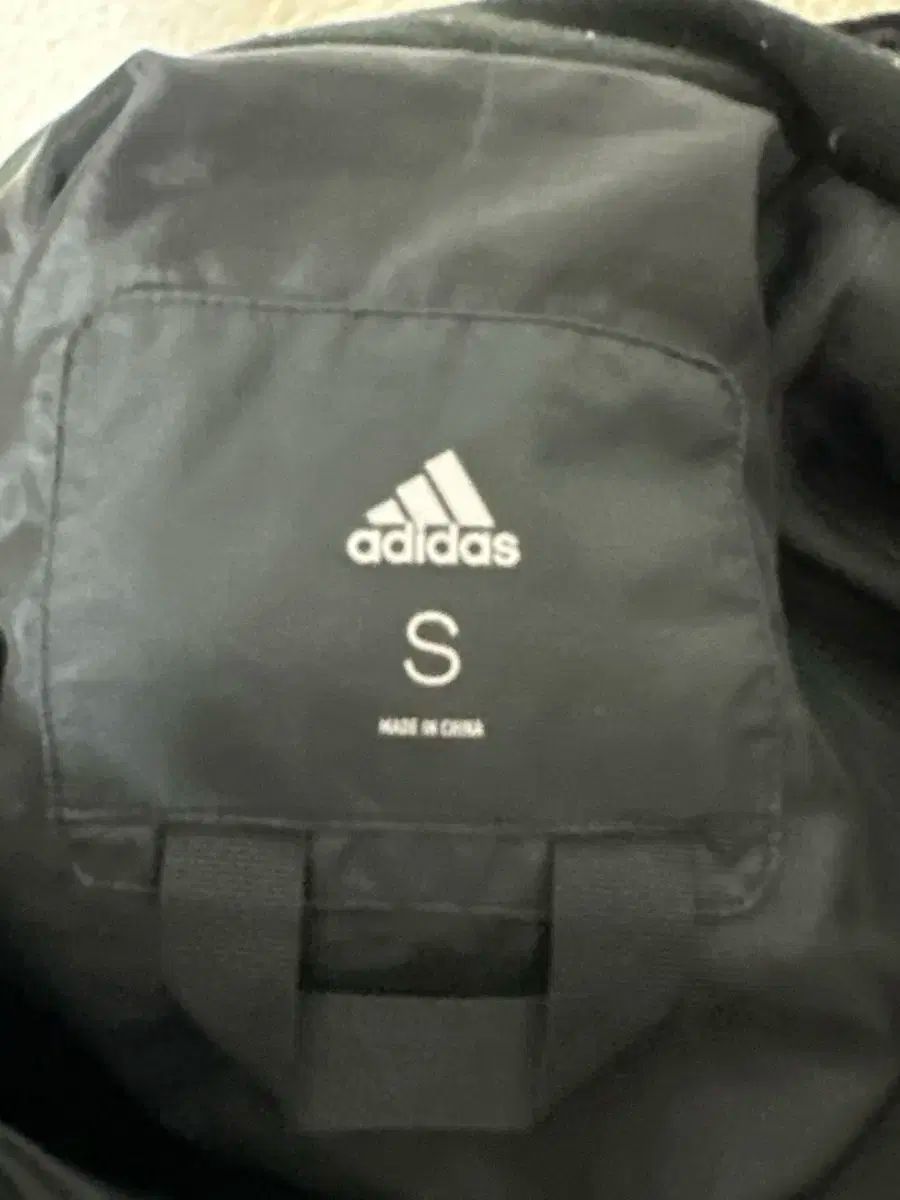 アディダス ダウンジャケット ロング丈 ブラック S SIROKUMA-CORPORATION_COM
