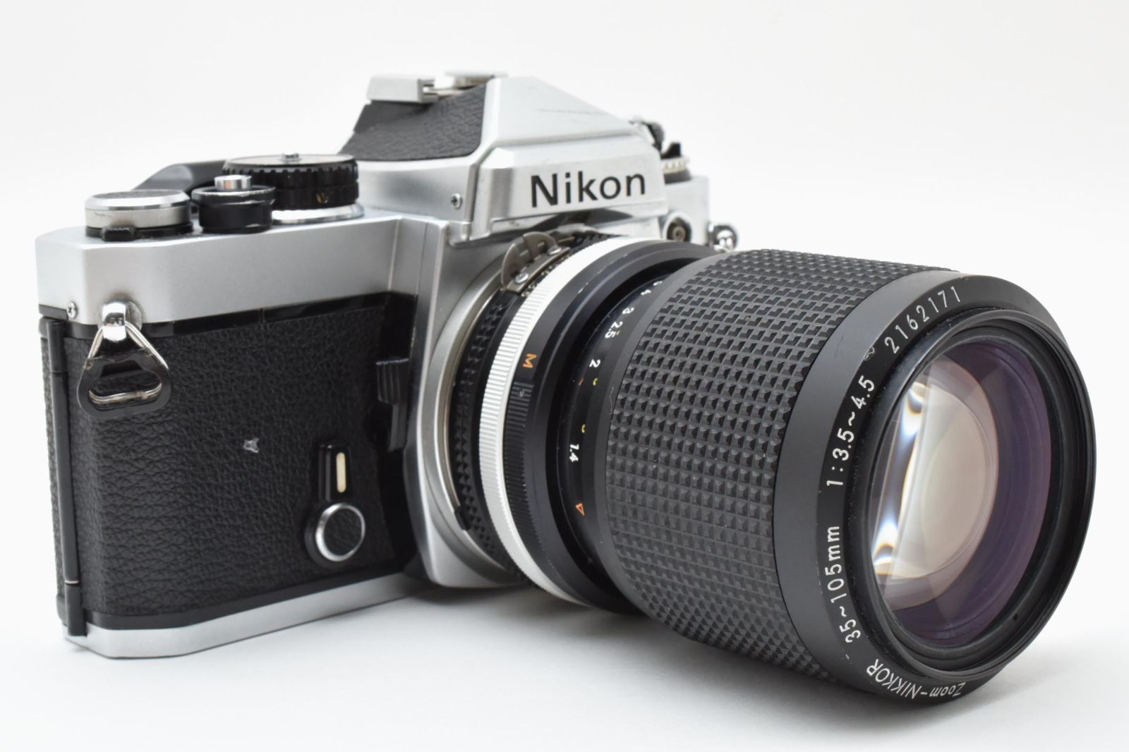Nikon FE シンプルニコン　シルバーボディー　完動美品 Nikon FE シンプルニコン シルバーボディー 完動極美品