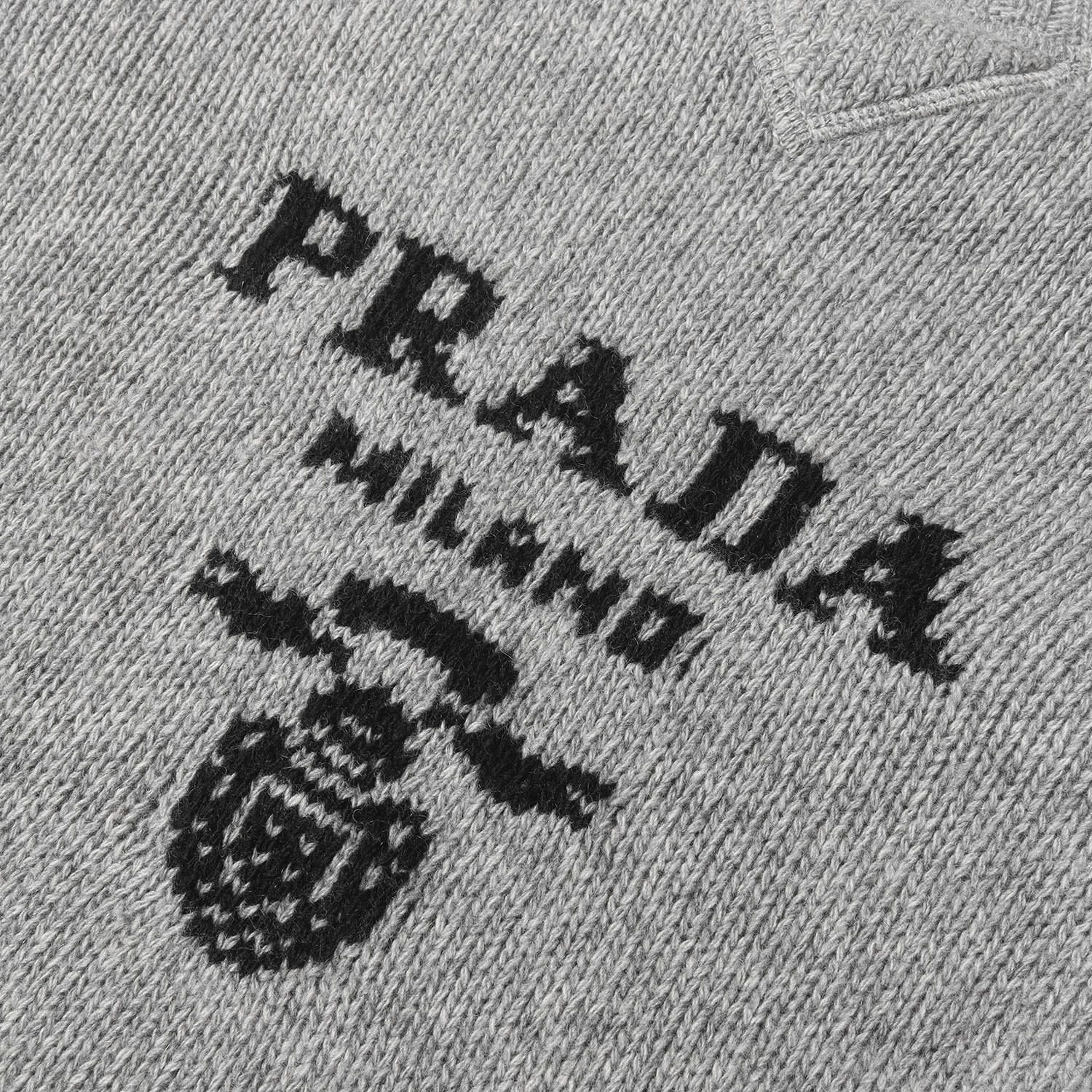 PRADA 長袖　46 プラダ PRADA ニット セーター 長袖 Vネック 無地 ウール 46 黒