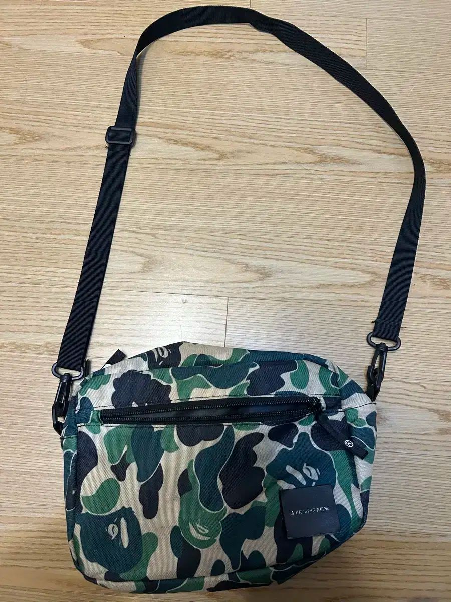 A BATHING APE アベイシングエイプ ヴィンテージ クロスバッグ