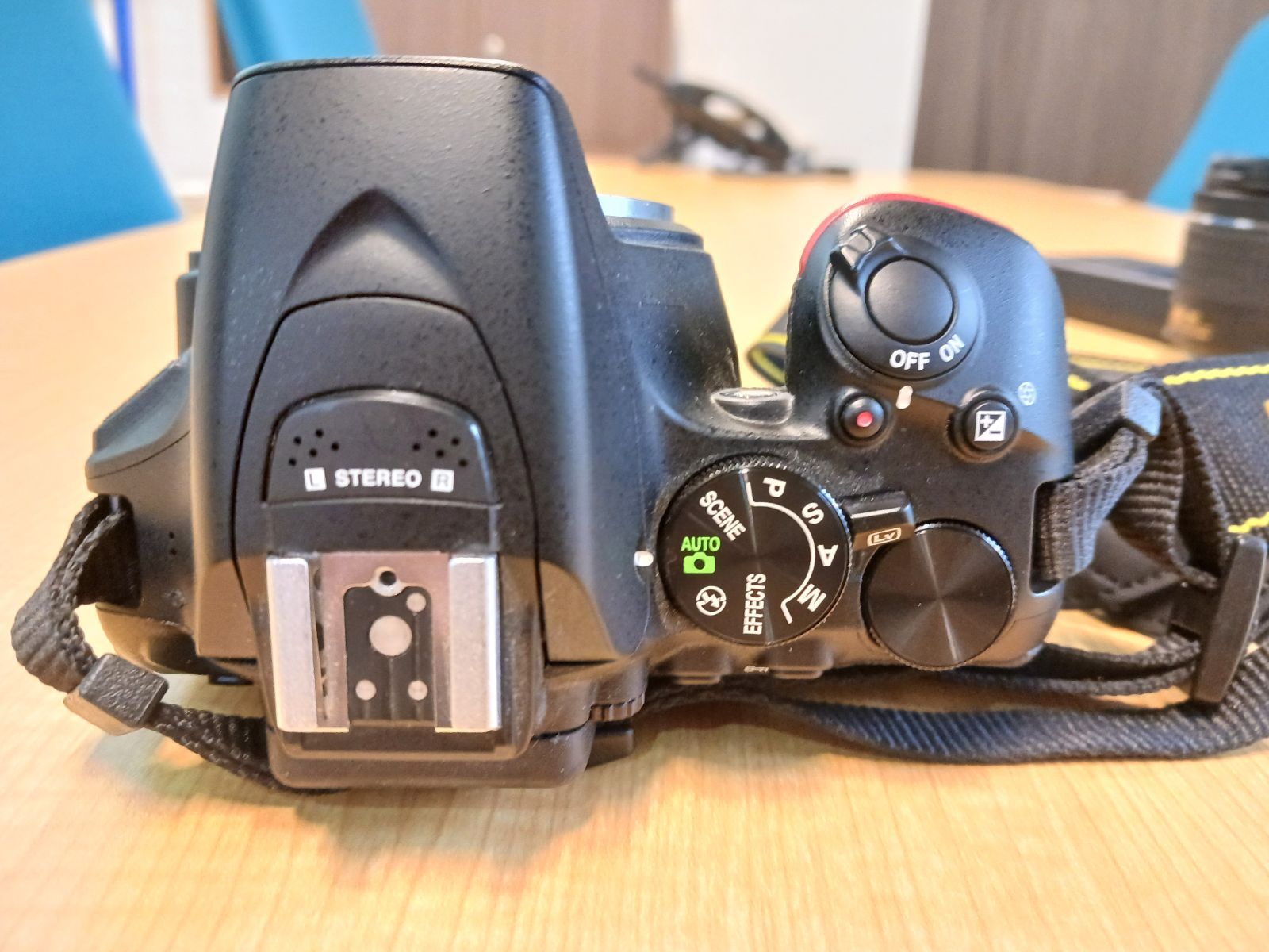 おまけなし！✨ショット数3949回で美品✨Nikon D5600　738-1 ニコン Nikon D5600 デジタル一眼レフカメラ 18-55 VR レンズ