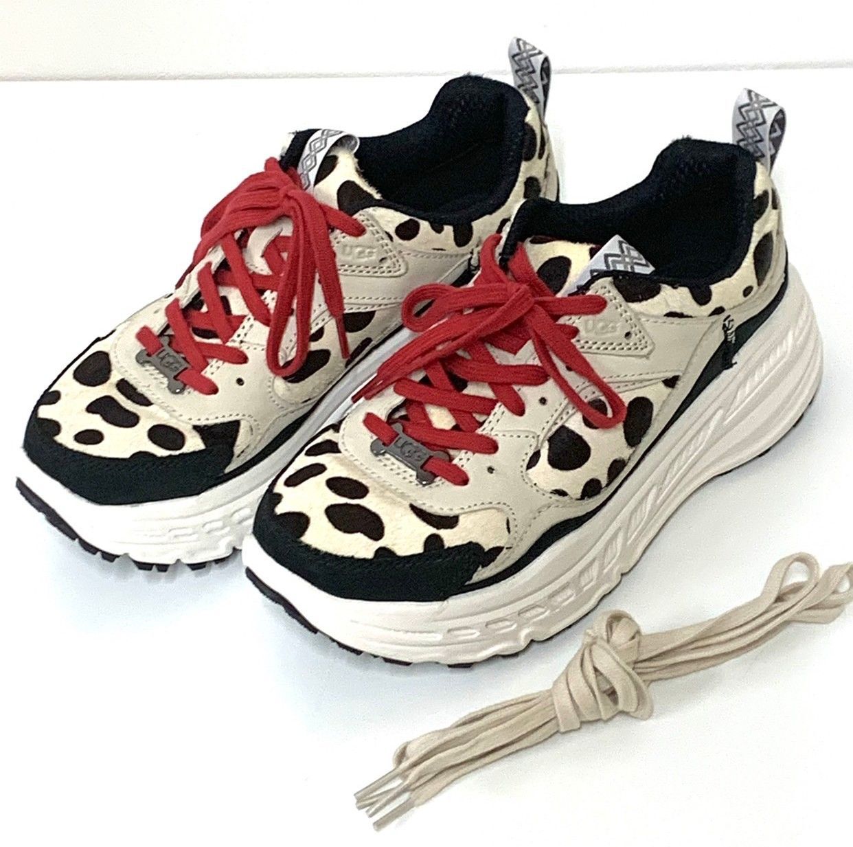 UGG】アグ/ダルメシアンスニーカー/23.5cm/1120072 - メルカリ