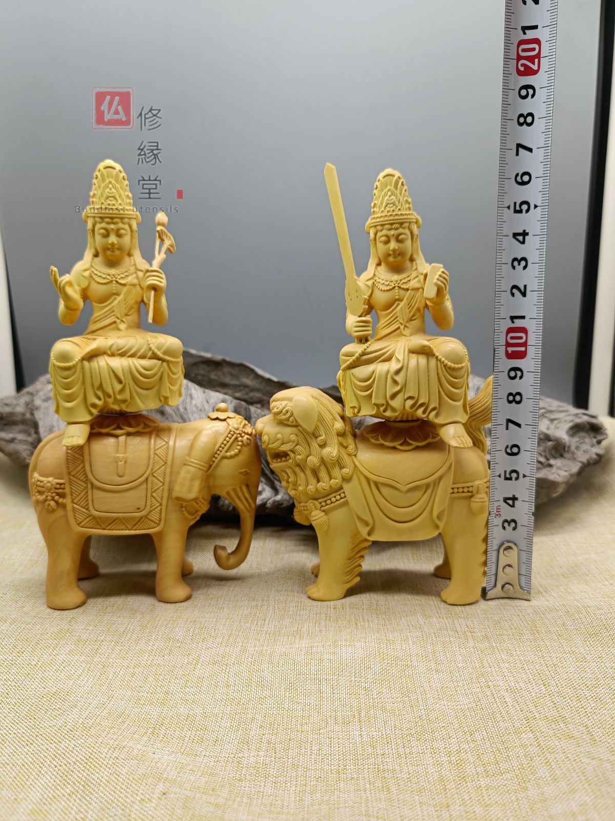 【修縁堂】木彫り 仏像 文殊菩薩 普賢菩薩 座像 一式 彫刻 仏教工芸品 檜木材 修縁堂】木彫り 仏像 文殊菩薩 普賢菩薩 座像 一式 彫刻 仏教