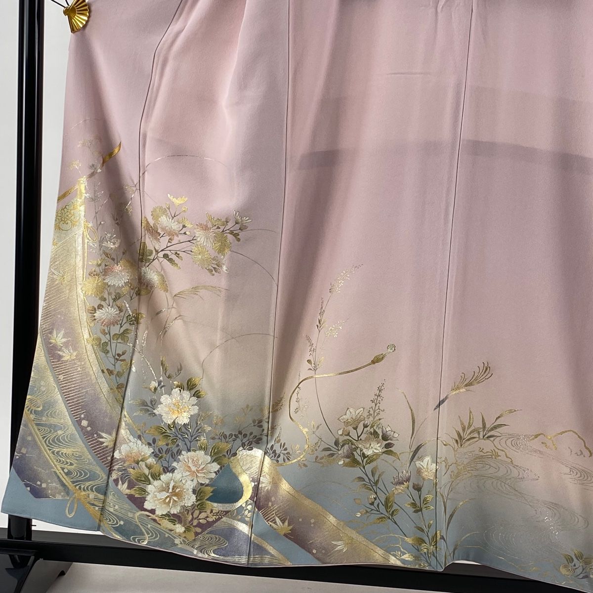 色留袖 身丈156cm 裄丈65cm M 袷 和田光正 落款 几帳 草花 金銀彩 ラメ 
