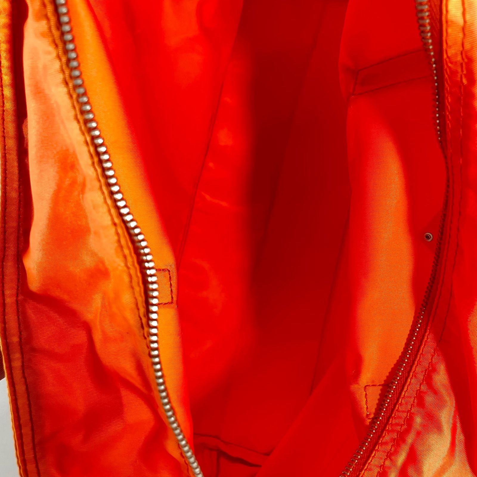 本物保証 PRADA プラダ トートバッグ オレンジ ナイロン 三角プレート