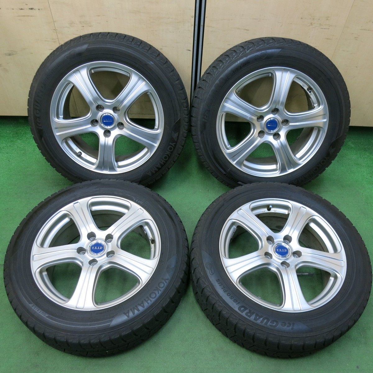 送料無料] バリ溝！キレイ！9分☆スタッドレス 215/60R17 ヨコハマ 