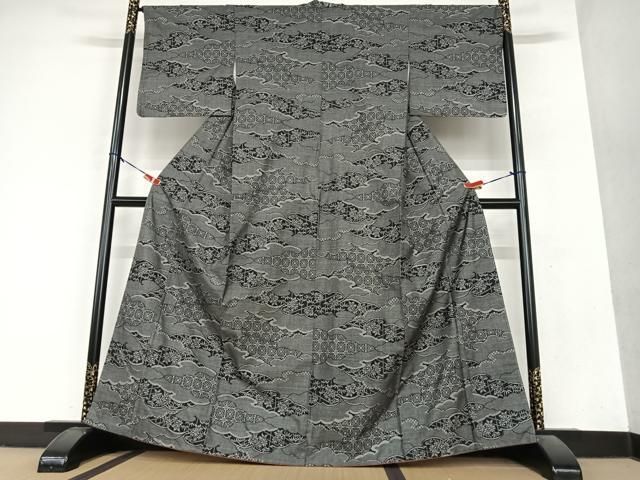 平和屋着物●都喜ヱ門　本場大島紬　カタス9マルキ　風景文　藤絹織物謹製　正絹　逸品　AAAW4245np 平和屋着物○都喜ヱ門 本場大島紬 カタス9マルキ 風景文 藤絹織物謹製