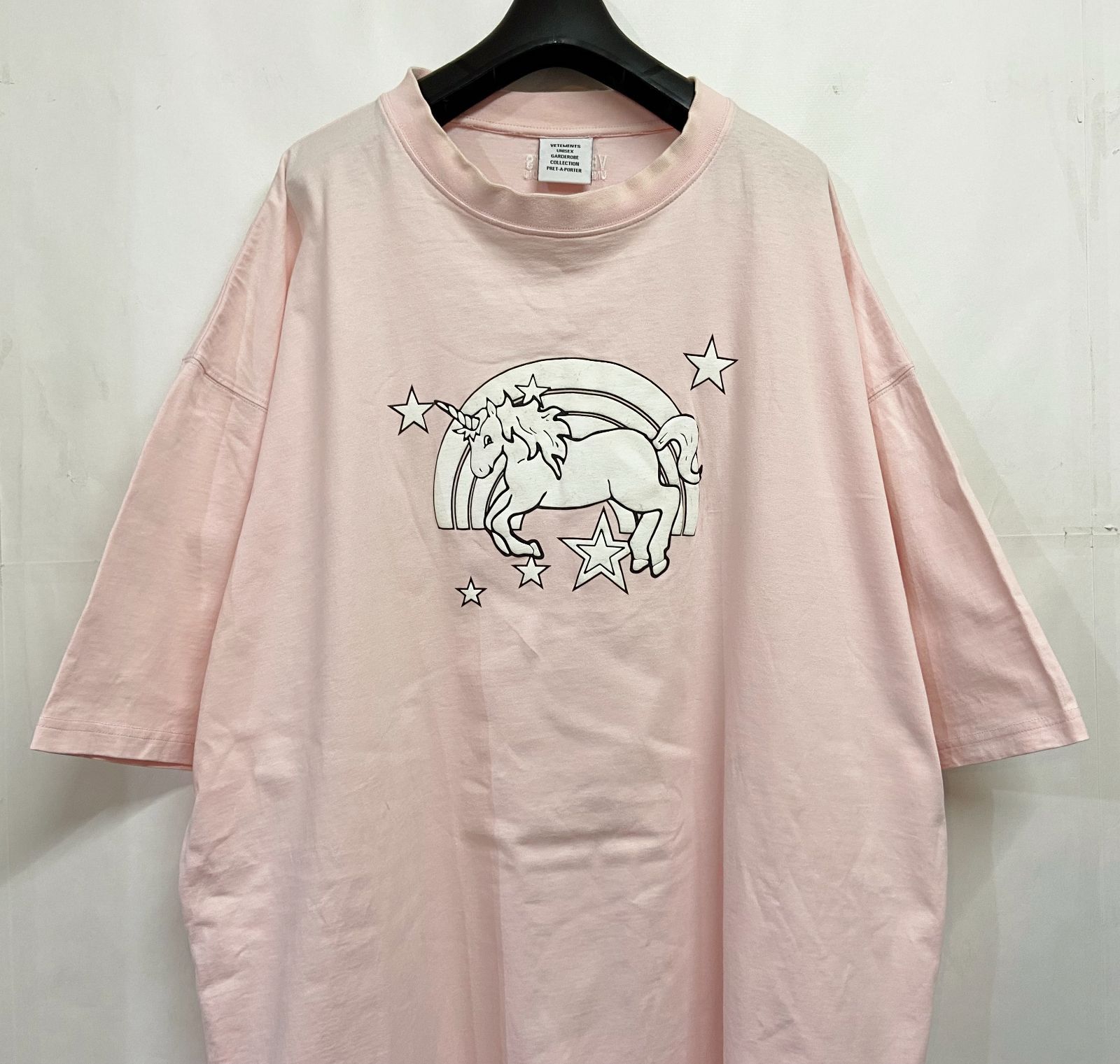 VETEMENTS ／Magic Unicorn ショートパンツ VETEMENT｜ヴェトモン Pink Magic Unicorn T-shirt In Baby マジック