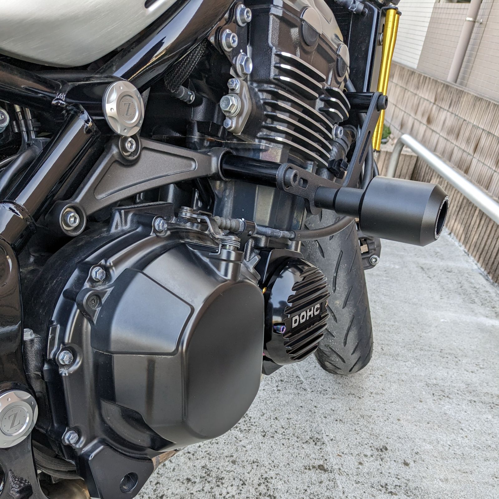 z900rs クラッシュパッド フレームスライダー エンジンガード 黒 - メルカリ