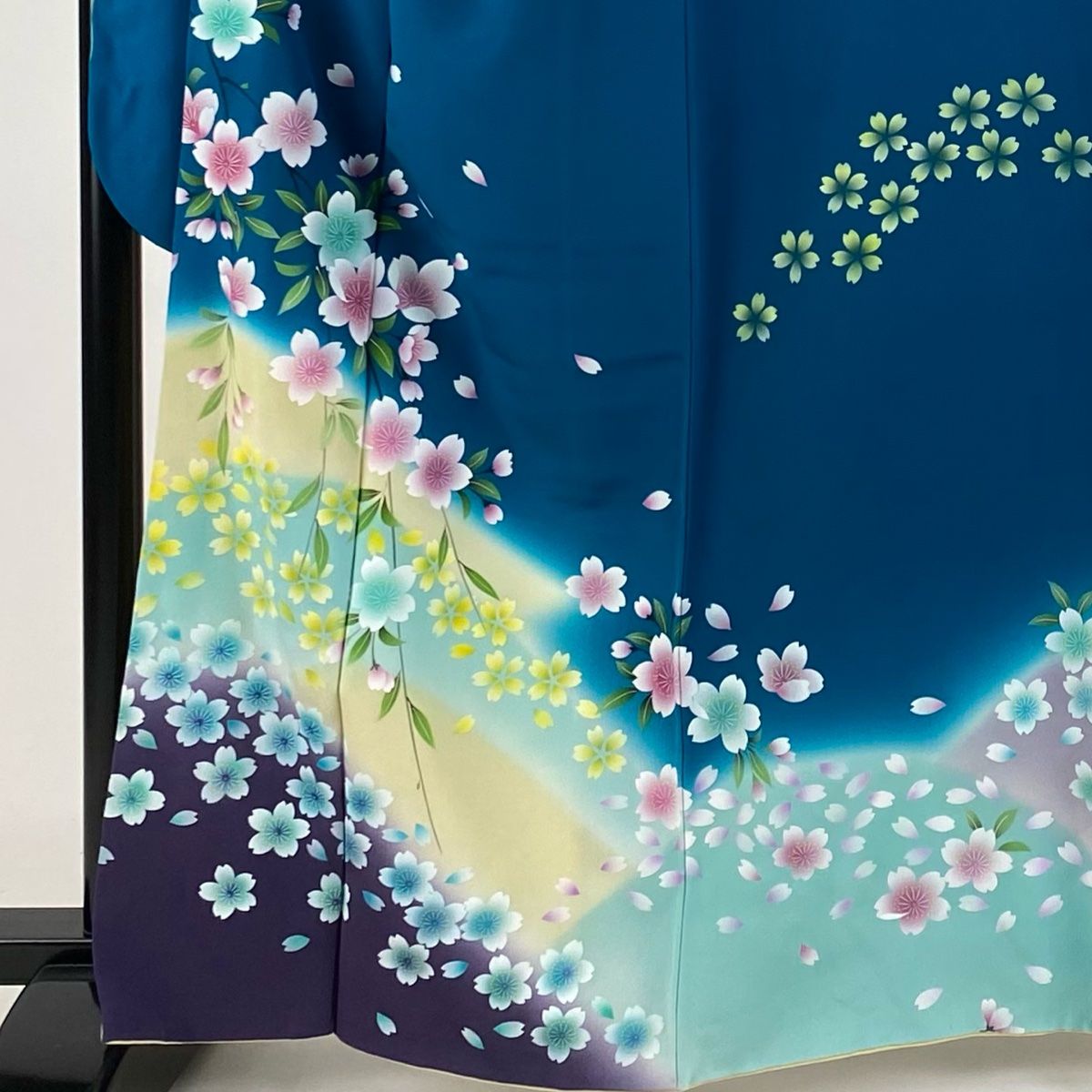 振袖 身丈162.5cm 裄丈71.5cm L 袷 桜 花びら 染め分け ぼかし 青緑  