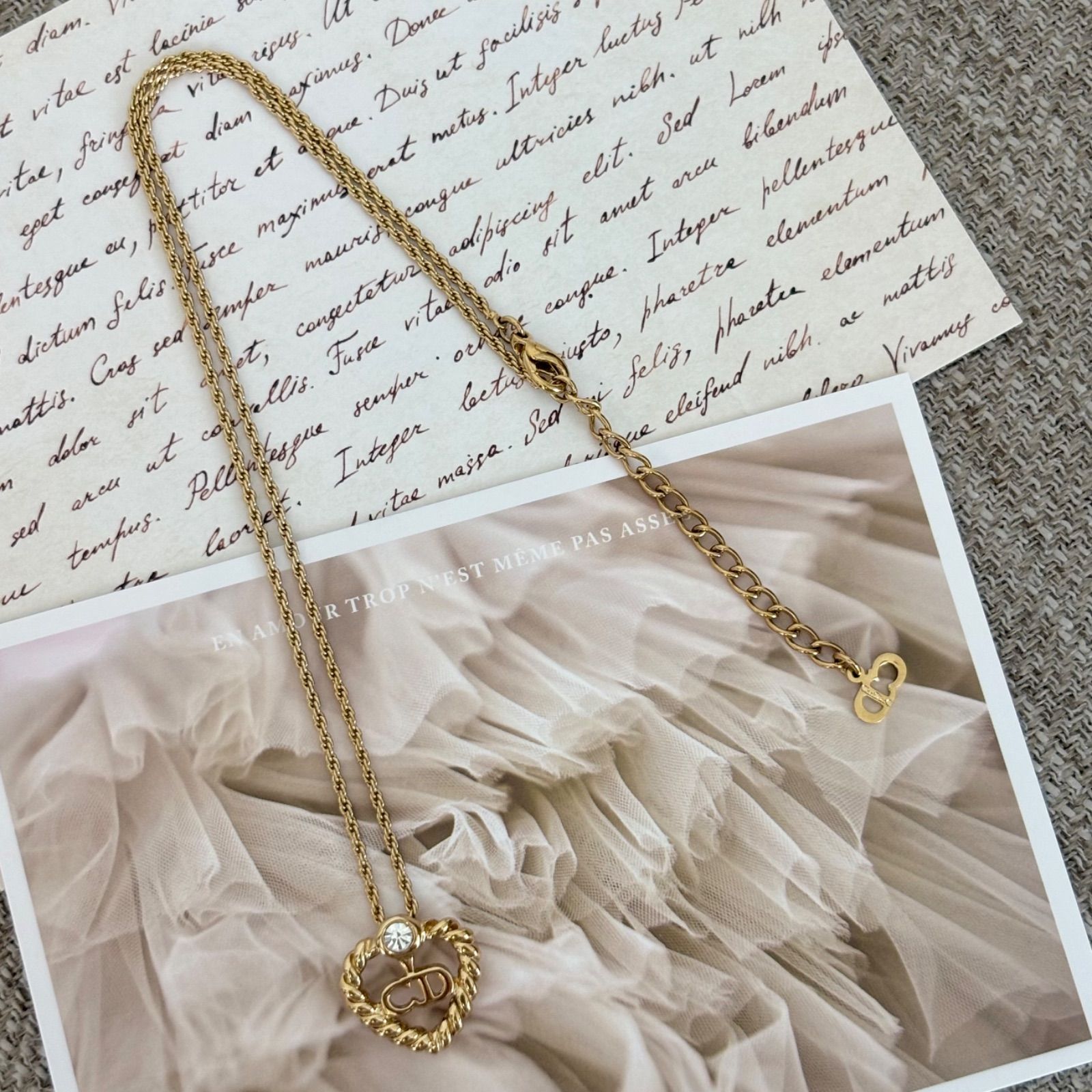 美品　クリスチャンディオール　ハート型ストーン付きネックレス ロゴ　アクセサリー 極美品Christian Dior ネックレス ハート ラインストーン