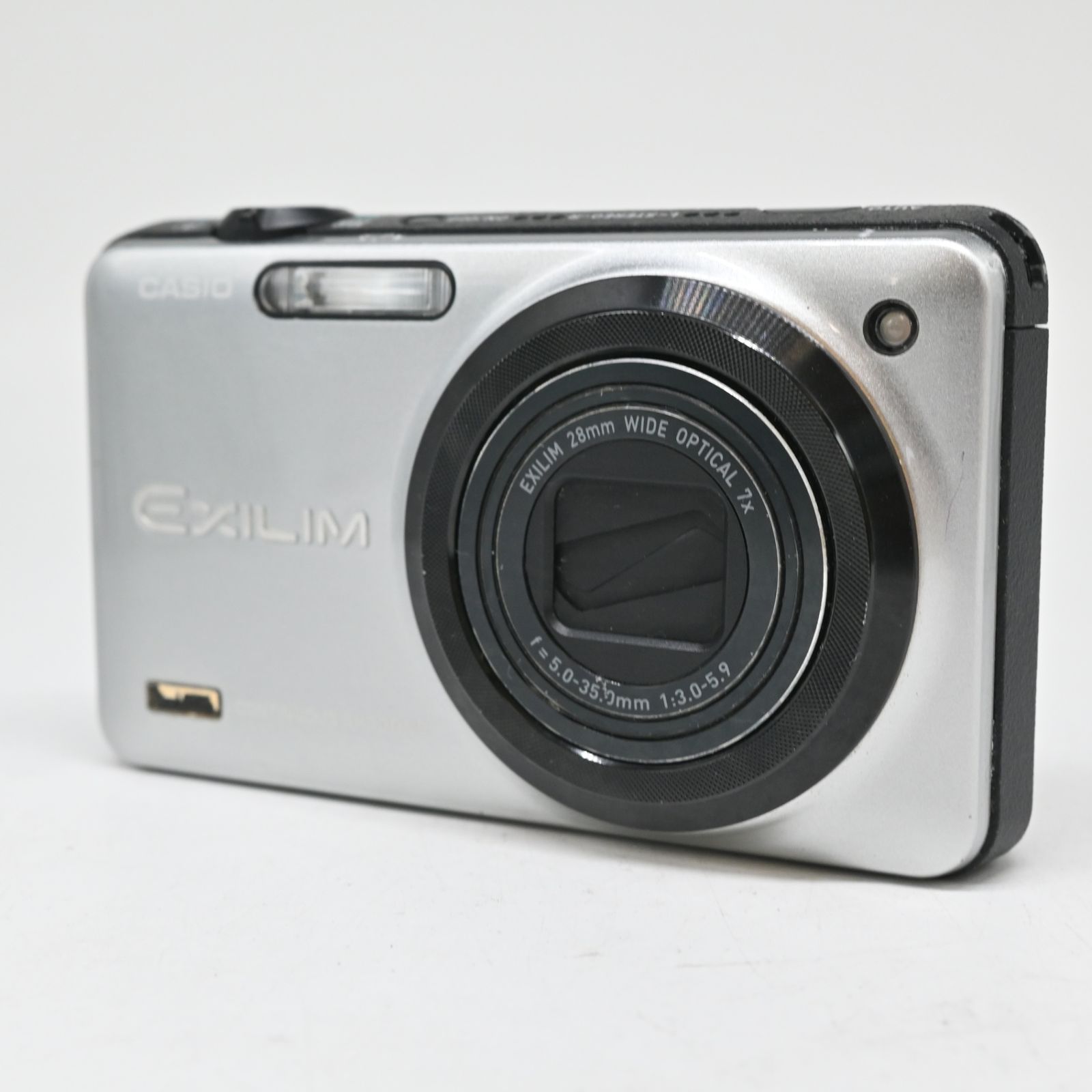 櫻坂46 藤吉夏鈴 3rd TOUR 縁日 特賞 直筆 アクリルブロック 櫻坂46新センターの藤吉夏鈴が初表紙で登場！ さらに、櫻坂46三期生