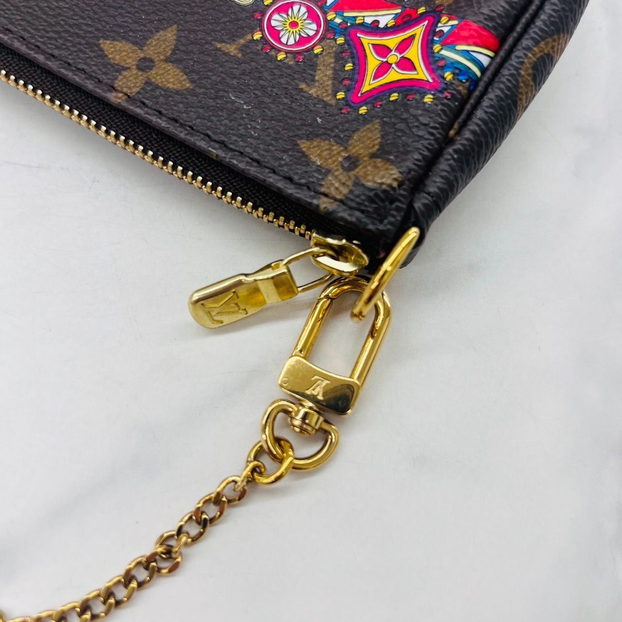 LOUIS VUITTON ルイヴィトン ヴィヴィエンヌ モノグラムホリディ ミニ