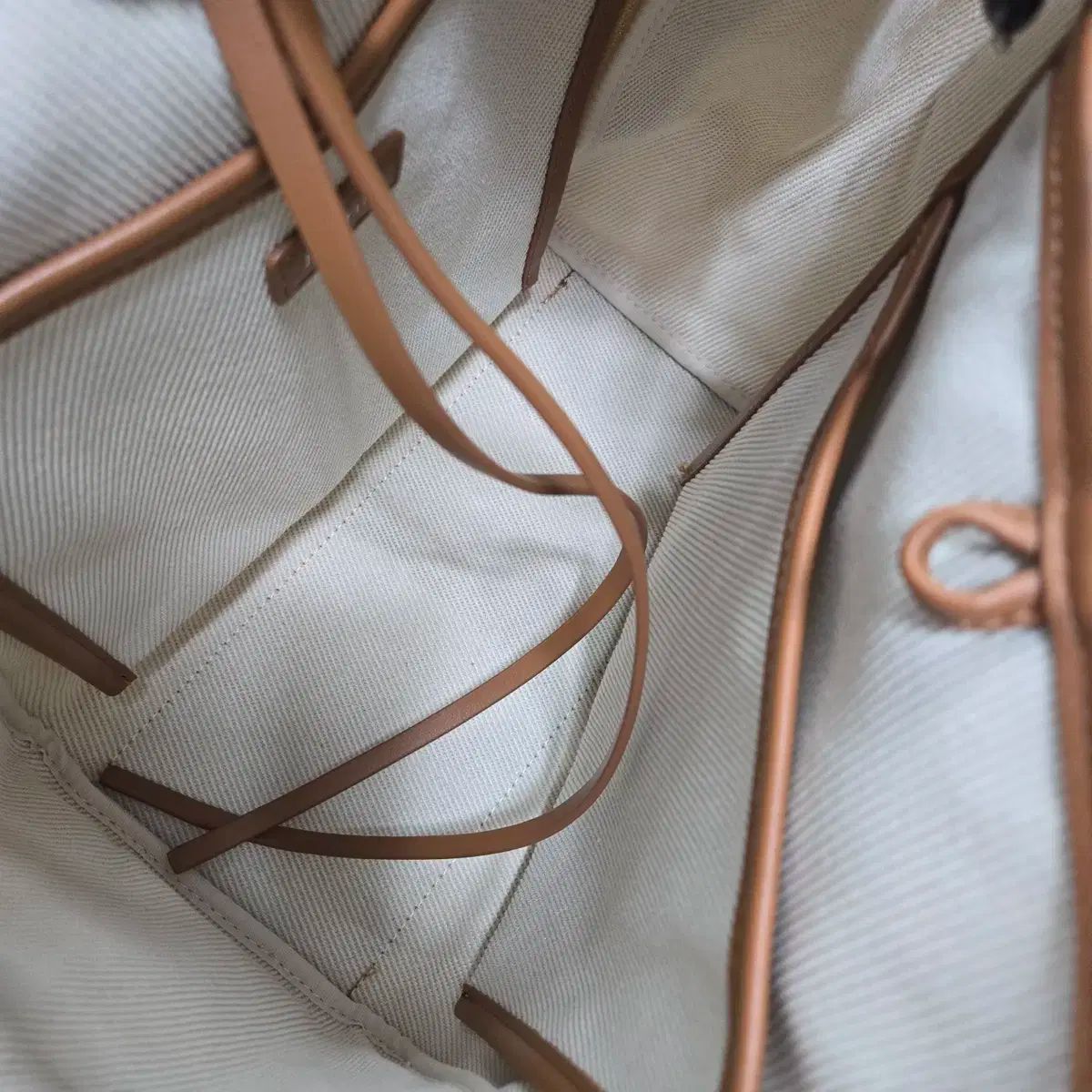 J.ESTINA ● FASCIAキャンバス SMトートバッグ Ivory J.ESTINA(ジェイエスティナ) FASCIA キャンバス トートバッグ