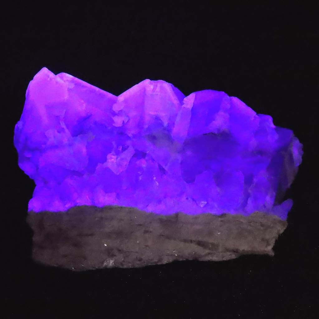 フローライト 蛍石 120mm原石 蛍光 607g 【榎本通商44290】 - メルカリ