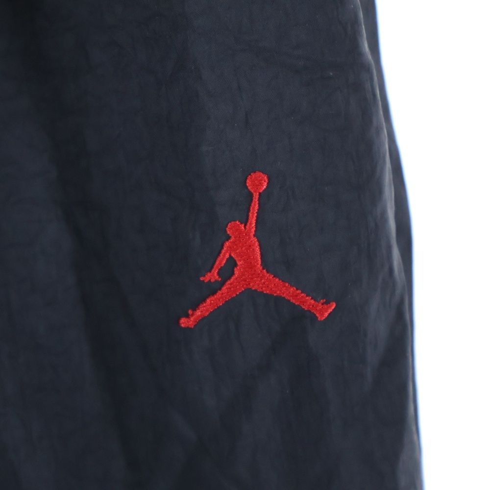 ナイロンパンツ