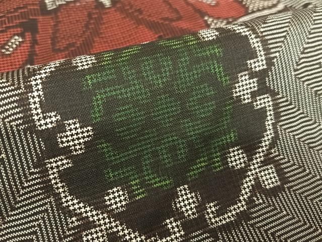 平和屋着物●本場大島紬　龍郷絣　舞花文　正絹　逸品　AAAU8401zg 平和屋着物○本場大島紬 龍郷絣 舞花文 正絹 逸品 AAAU8401zg - メルカリ