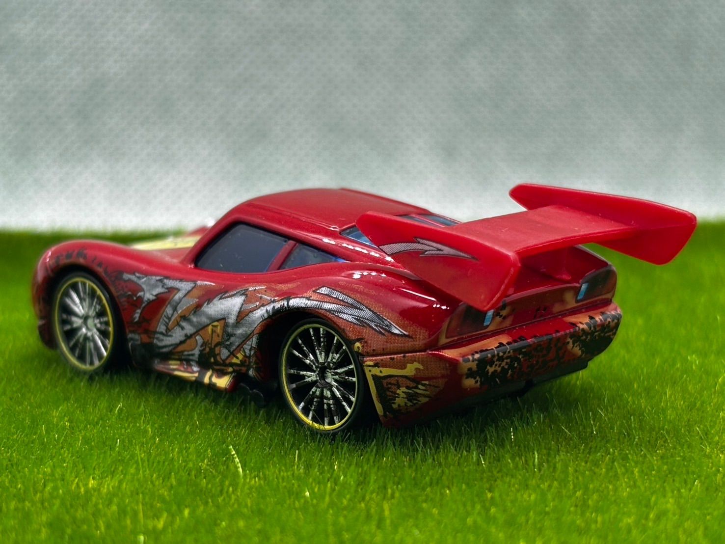 新品】カーズ ミニカー ドラゴンライトニング・マックィーン - メルカリ