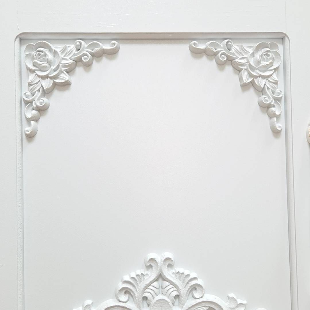 ゴールド脚付き家具