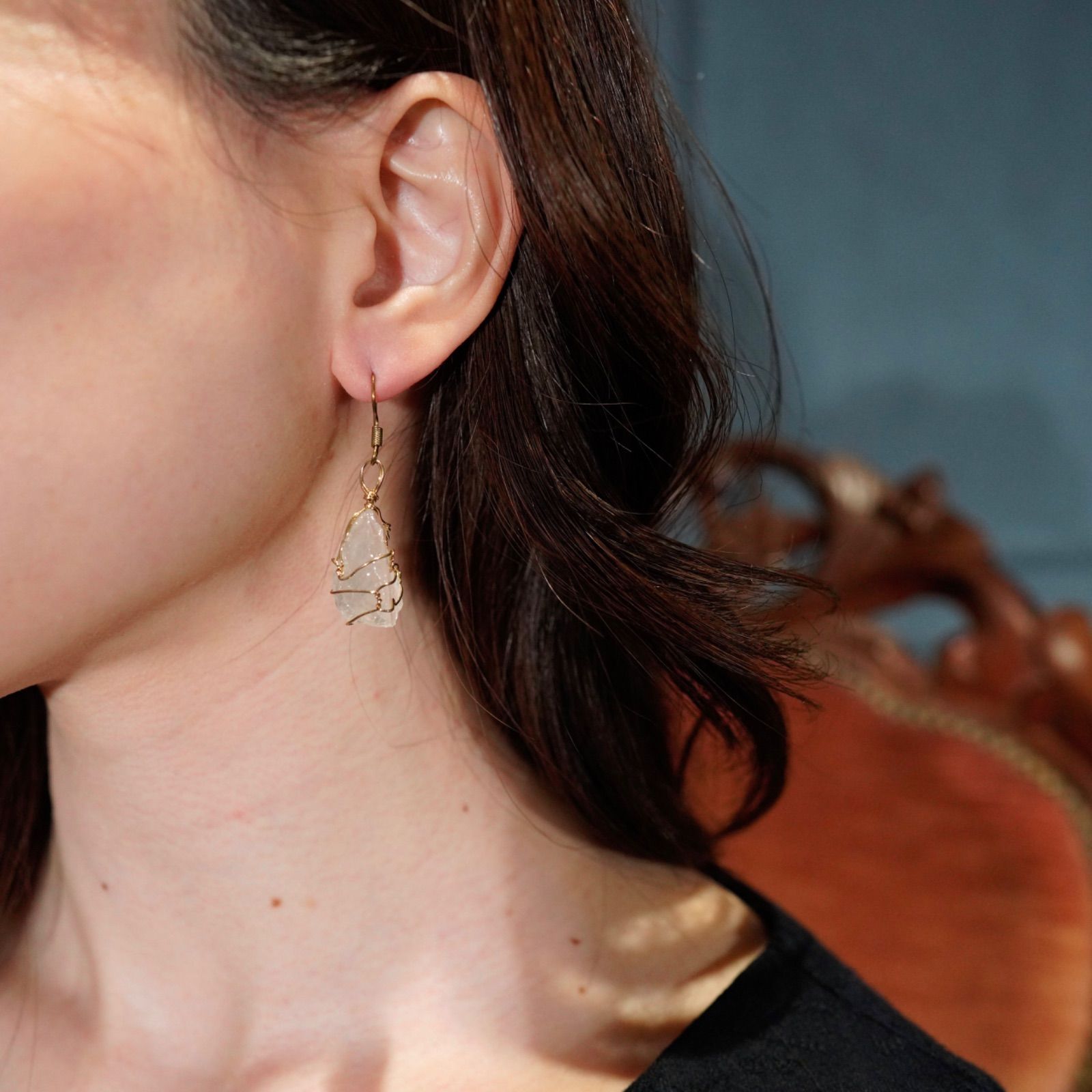 USA VINTAGE アメリカ古着クリアストーンゴールドチェーンデザインピアス USA VINTAGE CRESCENT MOON SWING PEARL DESIGN EARRING