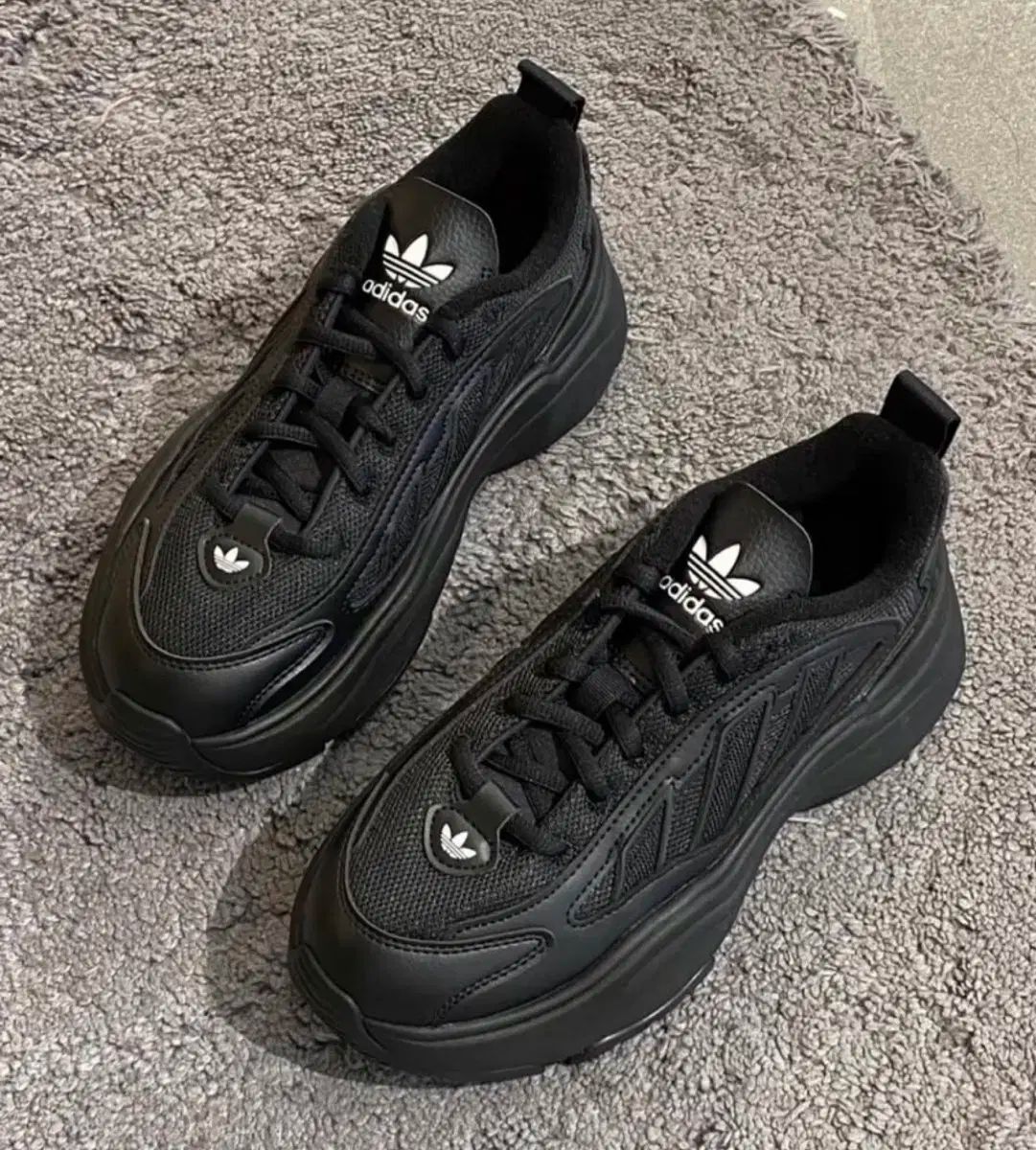 adidas(アディダス) オズガイア 黒 230（adidas - adidas samba