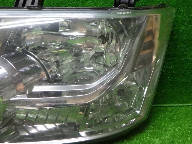 三菱 デリカD5 CV-5W 前期 ヘッドライト 左右 HID バラスト付 デリカD5 ヘッドライト 左右 HID CV 前期 100-87918 バラスト付