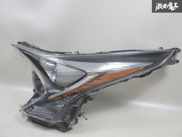 トヨタ 50プリウス 前期ヘッドライト 純正 TOYOTA トヨタ 純正 ZVW50