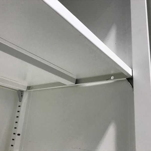 スチールキャビネット