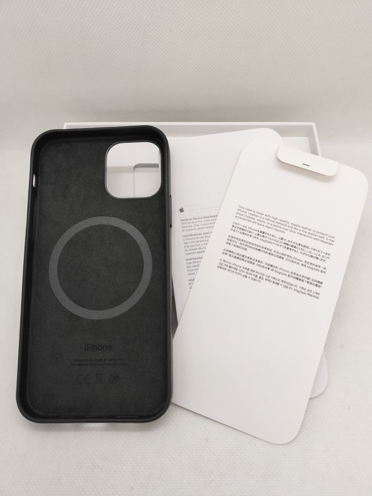 未開封 Apple純正/国内正規品 iPhone 12/12Pro用レザーケース MagSafe