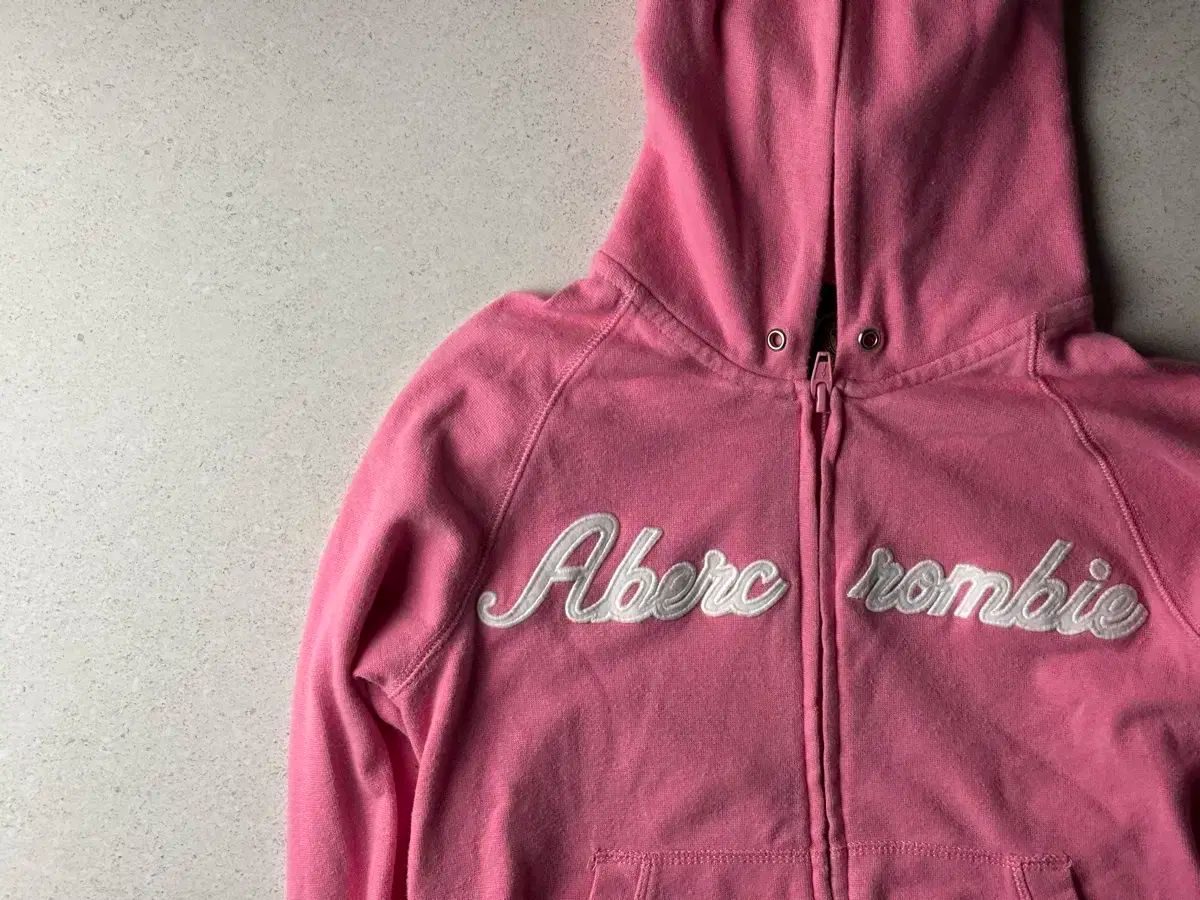 アバクロンビー クロップド ピンク ジップアップ