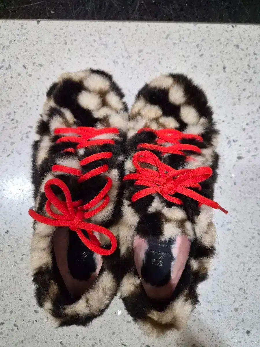 SUECOMMA BONNIE シューコンマボニー ファースニーカー 240