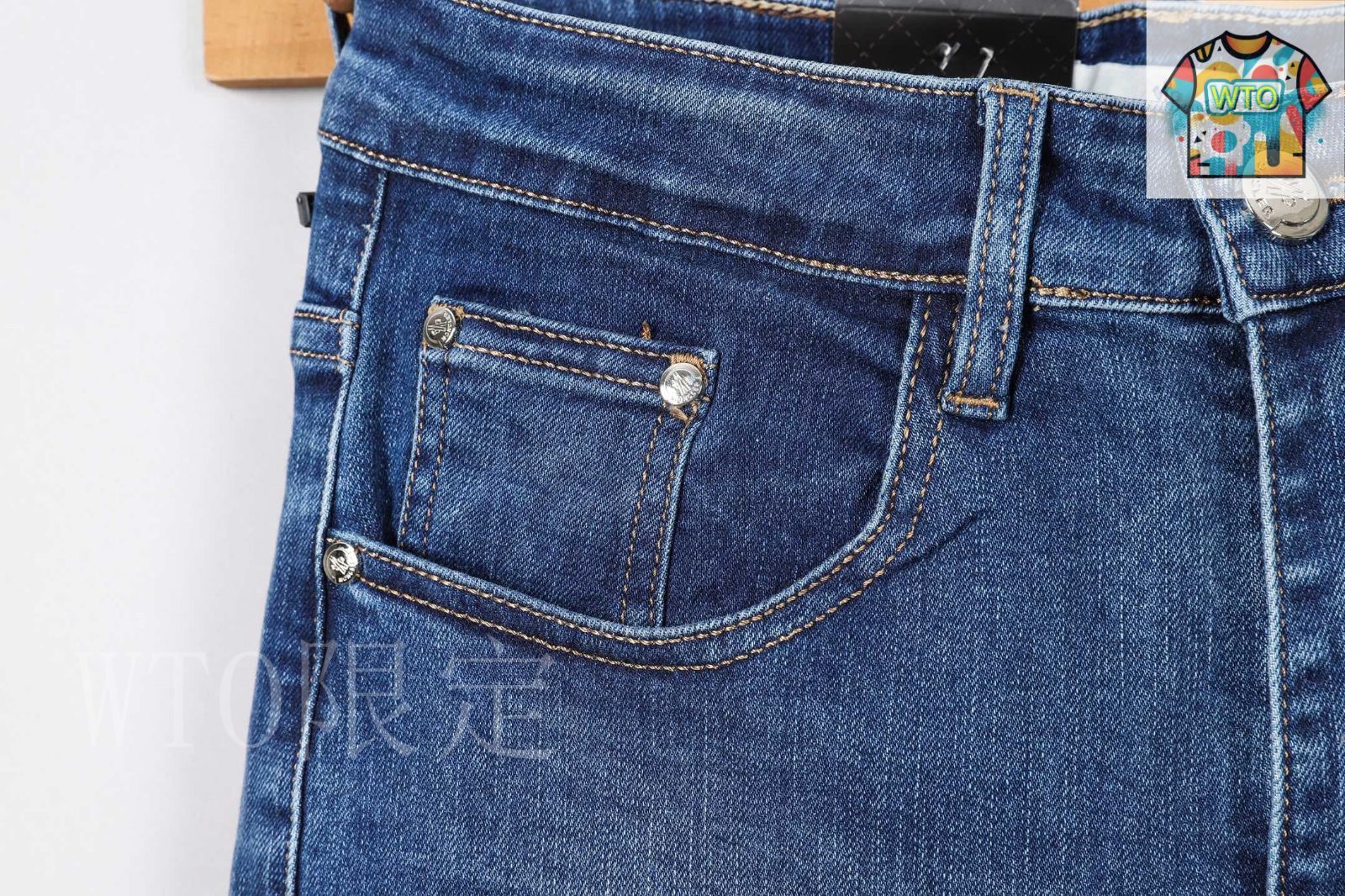 今日特価】Moncler 2025 春夏刺繍デニムジーンズ - メルカリ