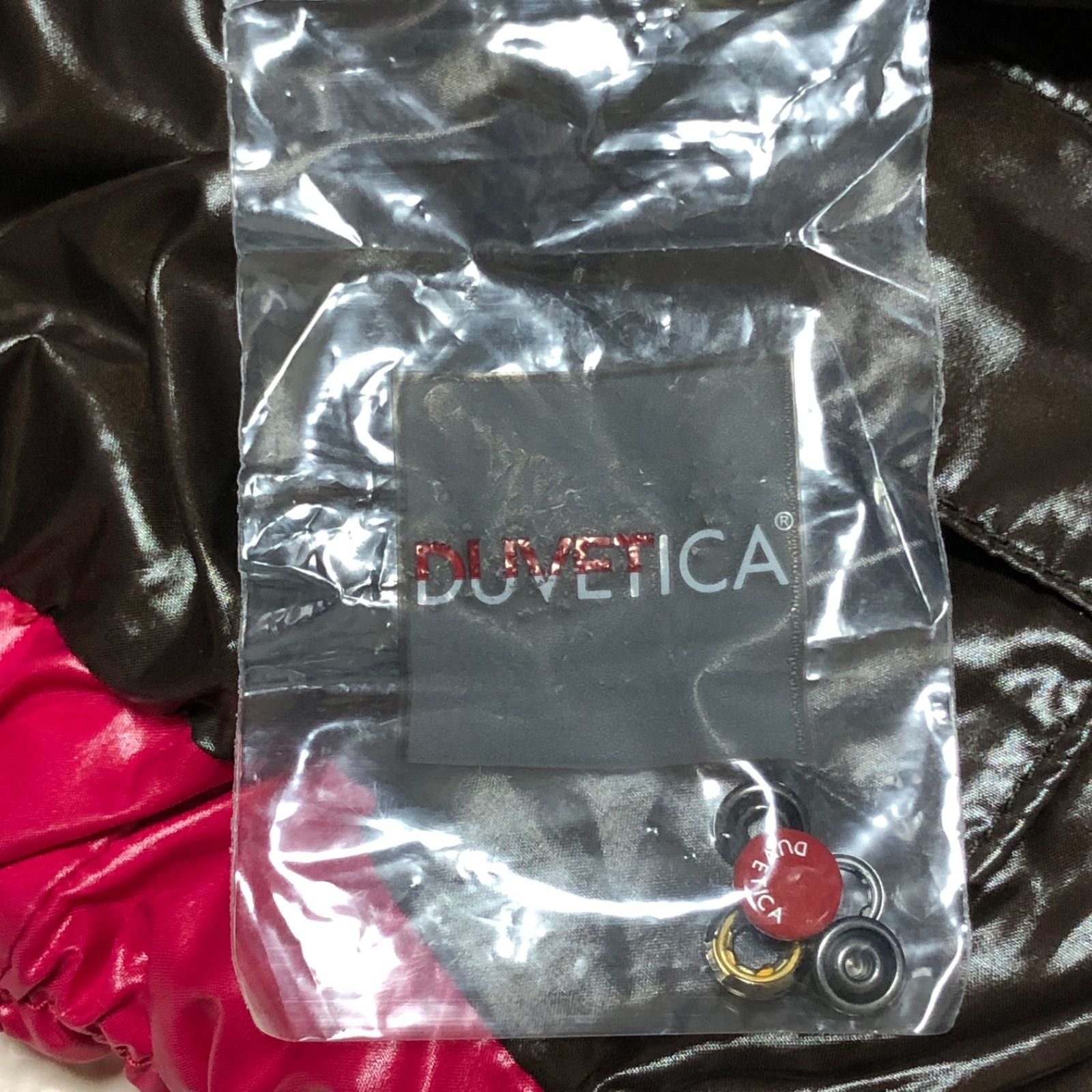 ■極美品■DUVETICA デュベティカ　ダウンベスト　フード　ダウン90%  size 40(M)  ブルガリア製　ピンク　小物入れ付き　替えボタンあり　レディース