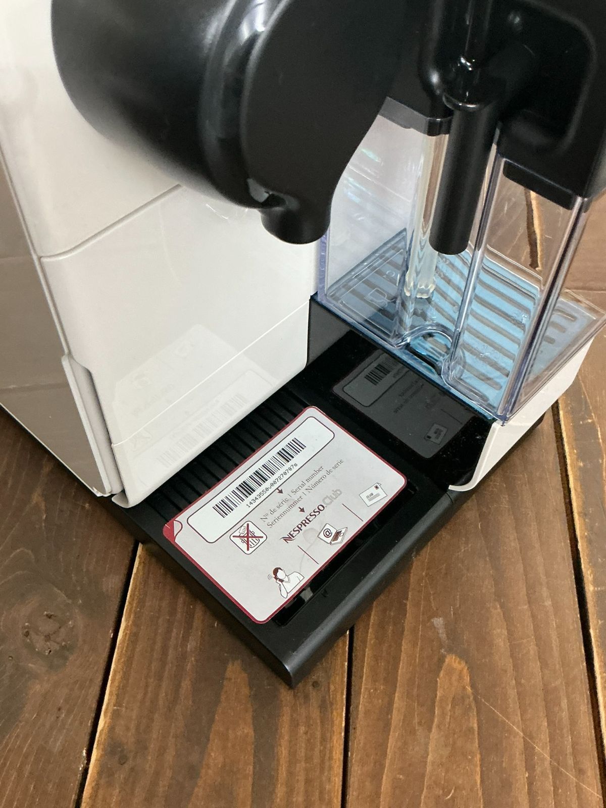 【未使用品】未使用】NESPRESSO ラティシマ・タッチ カプセル式　F511 未使用品】未使用】NESPRESSO ラティシマ・タッチ カプセル式