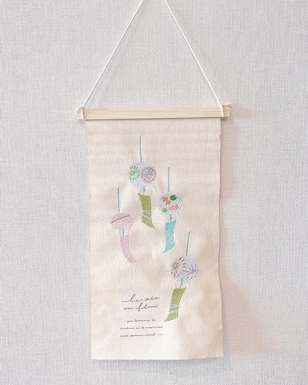 刺繍タペストリー】風鈴 - メルカリ