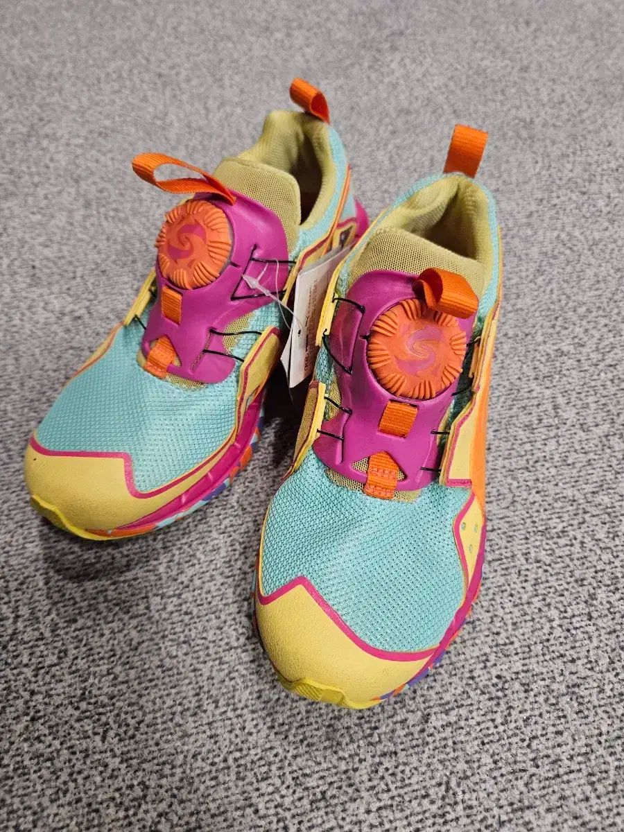 プーマスニーカー 230