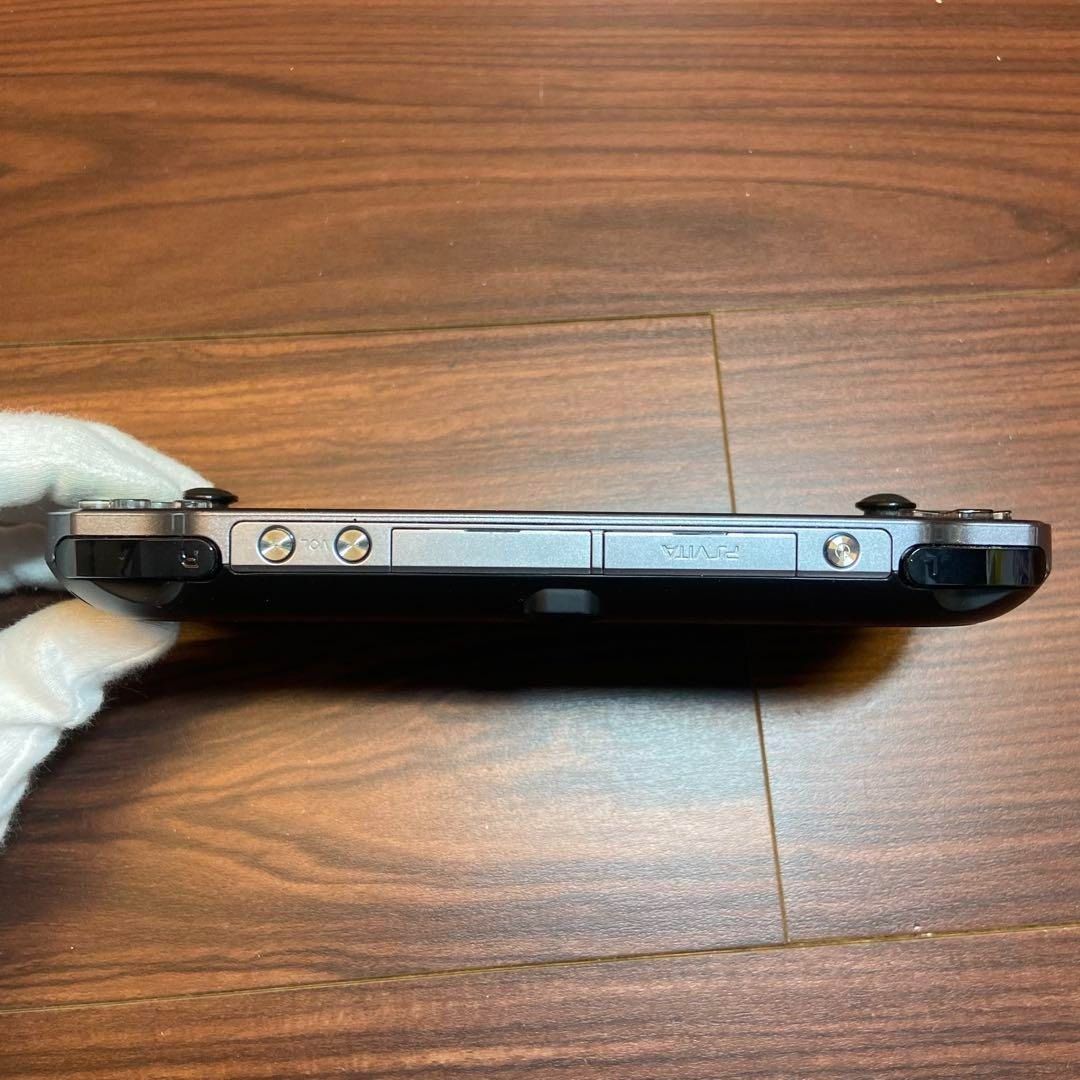 クリスタルブラック