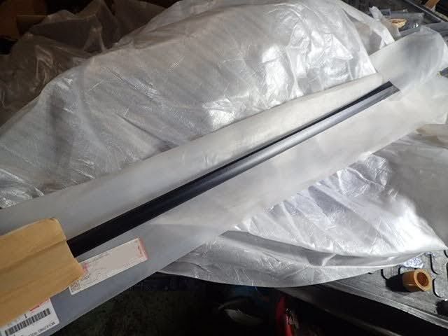 新品 トヨタ GGH20 20系 ヴェルファイア 純正 フロント ルーフドリップ サイドフィニッシュ モール 右 FR roof drip molding RH