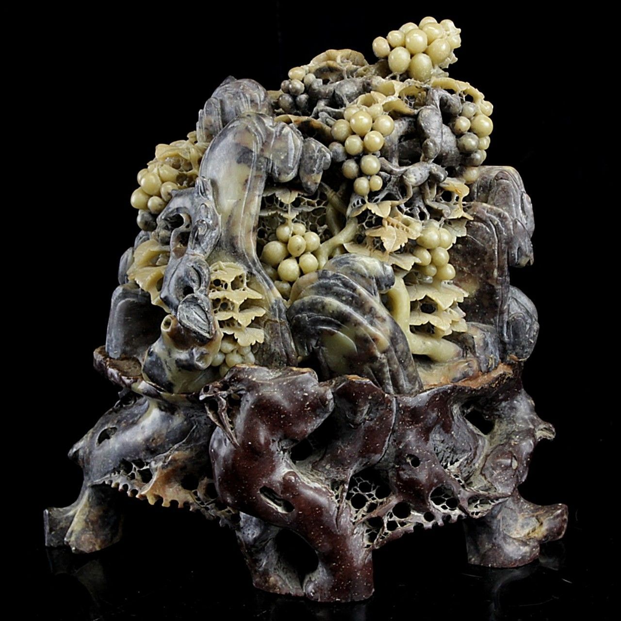壽山石　置物　葡萄 中国古玩 玉製 葡萄彫刻置物 23cm 3170g 寿山石 唐物骨董 楾