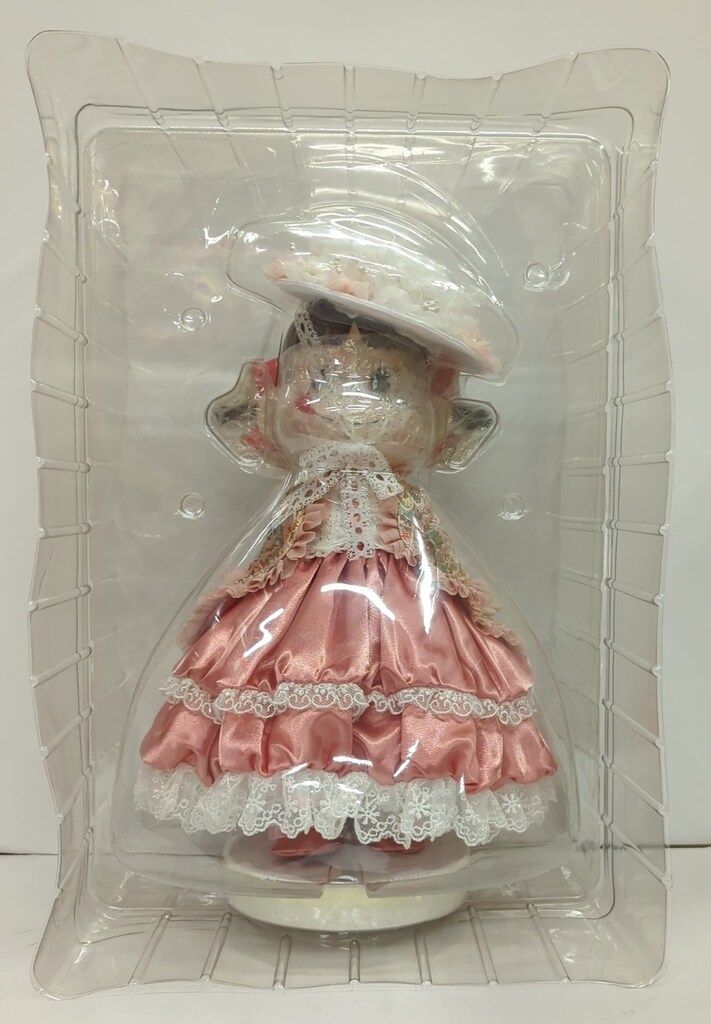 ペコちゃんドール　2012年　YEAR'Sペコ 楽天市場】YEAR'Sペコちゃんドール2012年版ビスクドール2012