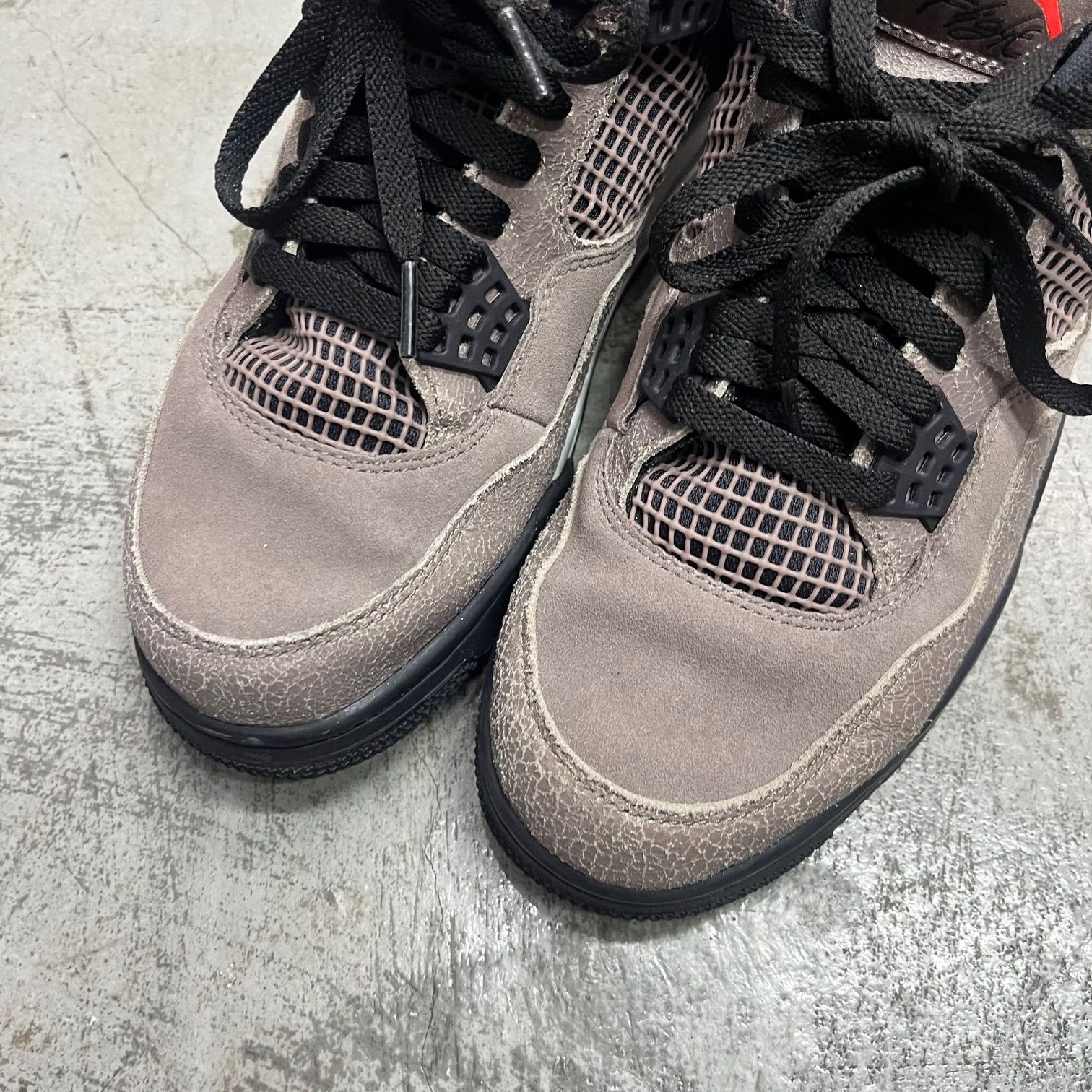 NIKE Air Jordan 4 