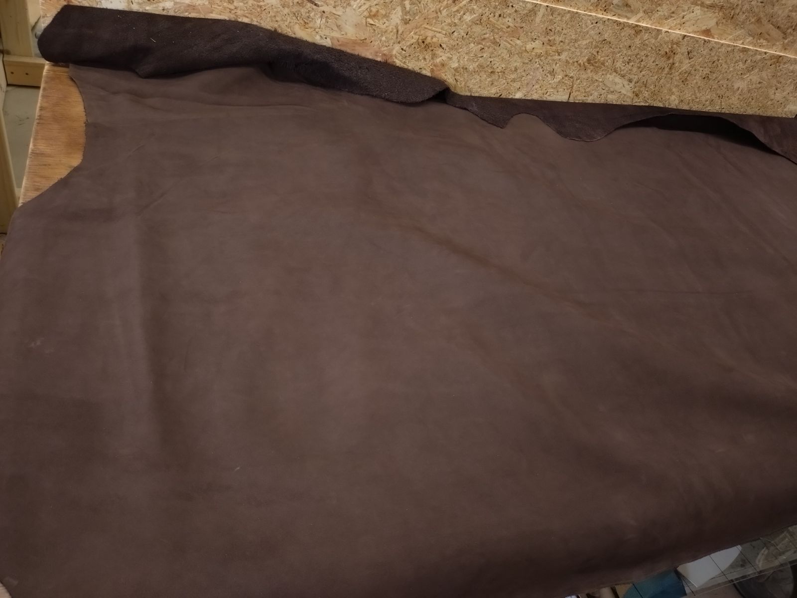 ダークブラウン 半裁