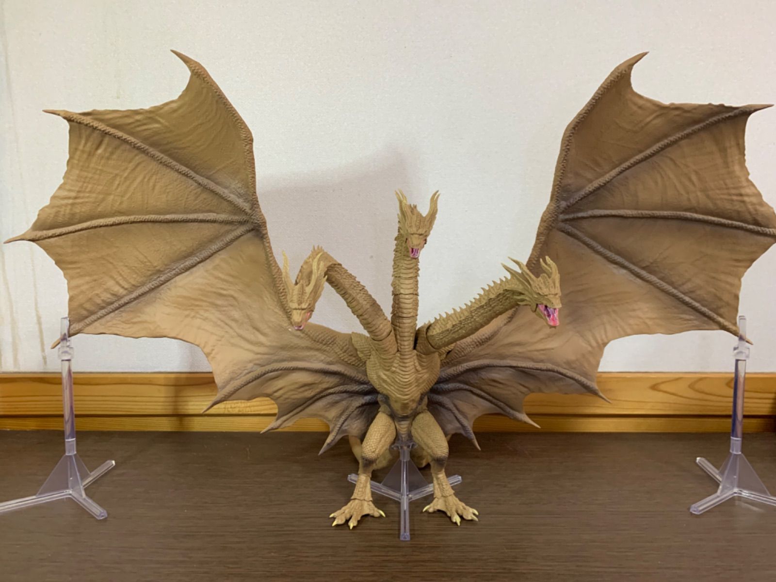 S.H.MonsterArts モンスターアーツ キングギドラ2019 - メルカリ
