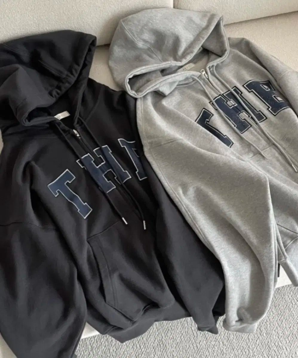 イナフ もっと ジップアップパーカー フード付き グレー