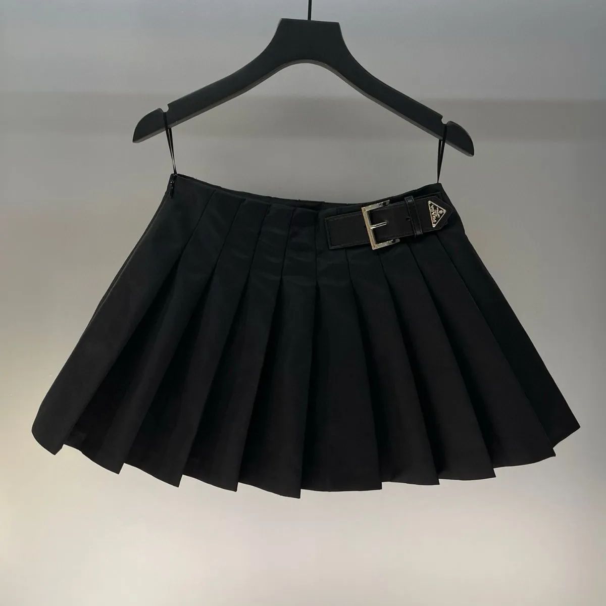 新作☆【PRADA】プリーツミニスカート 美品✨ PRADA プリーツミニ