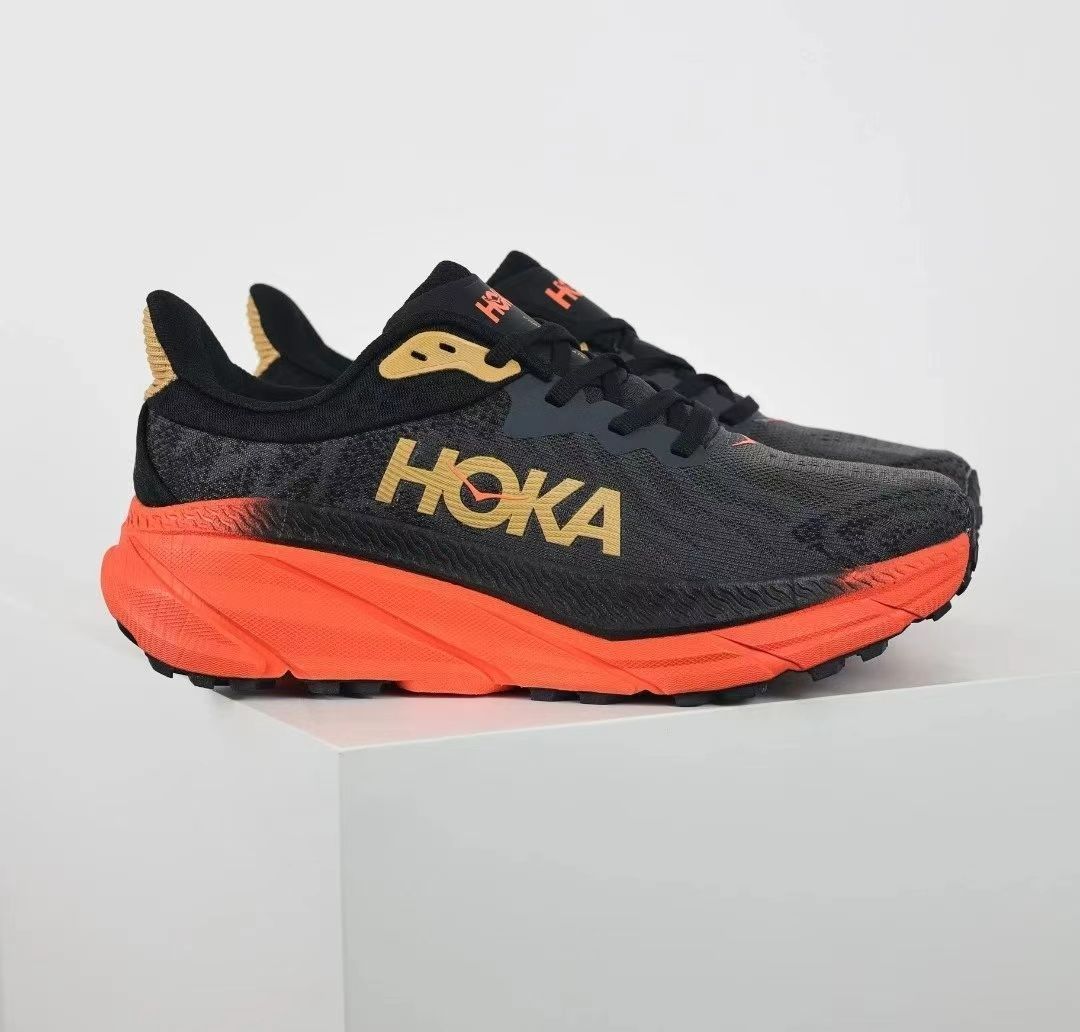 新品未使用ですホカオネオネ【HOKA】CHALLENGER ATR7 カジュアルスニーカー男女同型ですメンズスニーカー