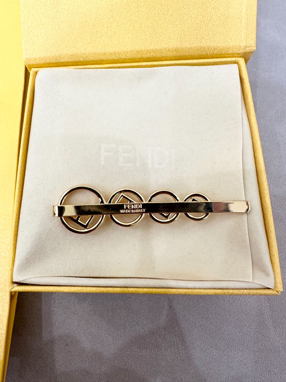 フェンディ ヘアピン エフイズフェンディ ラインストーン FENDI