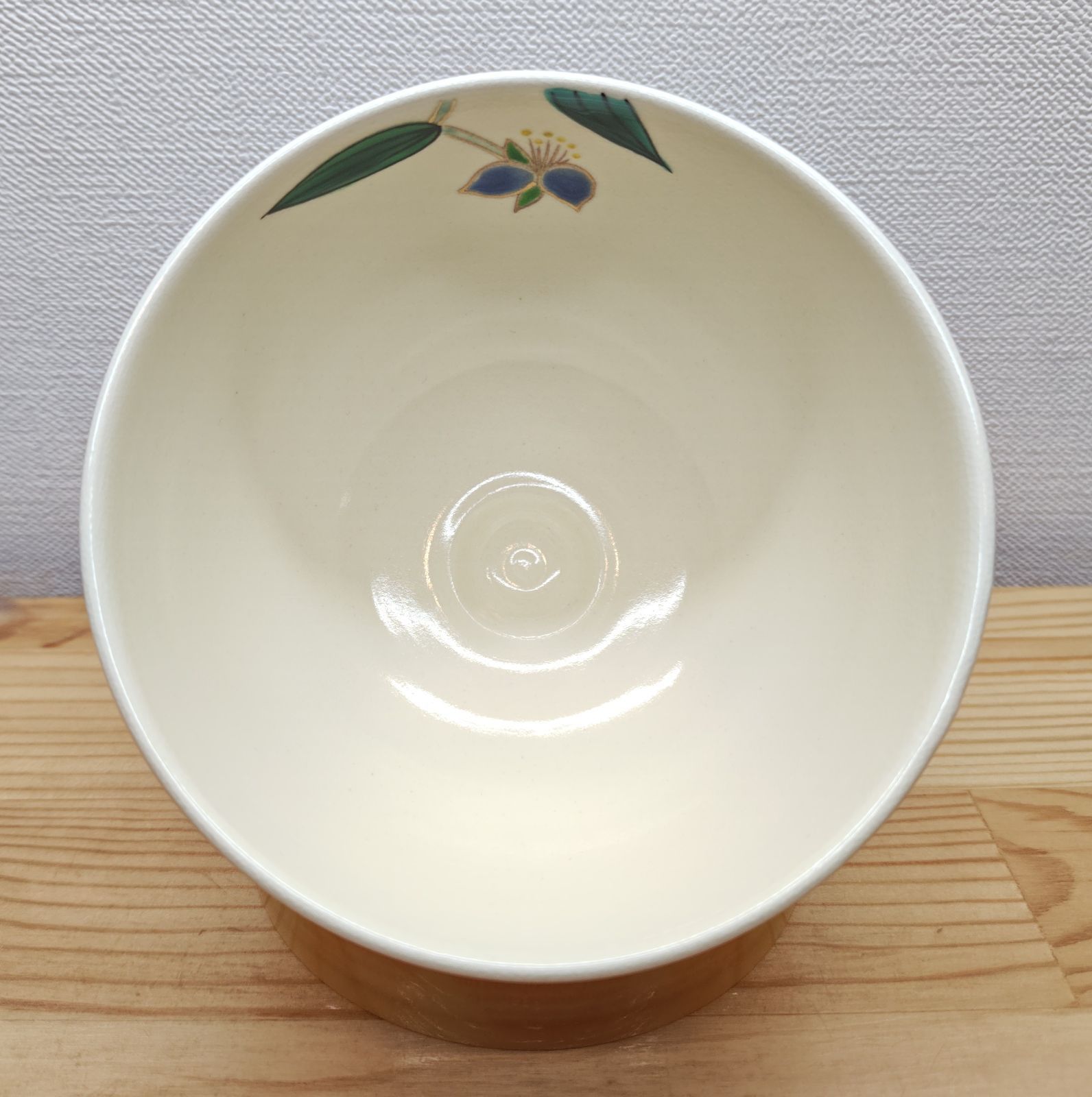 送料込【逢絢亭・新品】茶道具 茶碗 京焼 白釉 鯉のぼりの図 水出宋絢 紙箱入り 逢絢亭・新品】茶道具 茶碗 京焼 露草の図 見谷福峰 紙箱入り