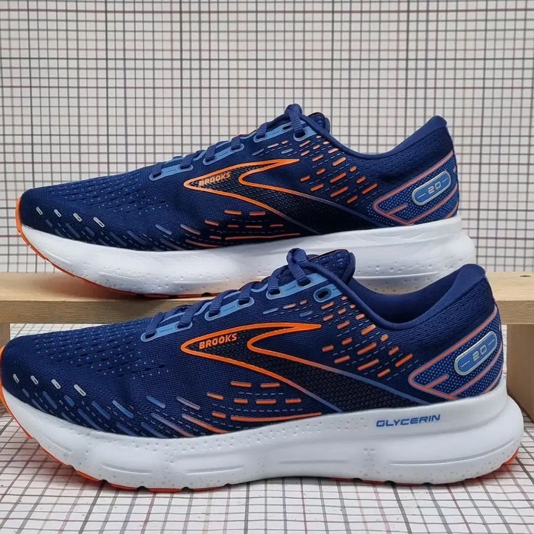 BROOKS(ブルックス) グリセリン gts20 メンズランニングシューズ